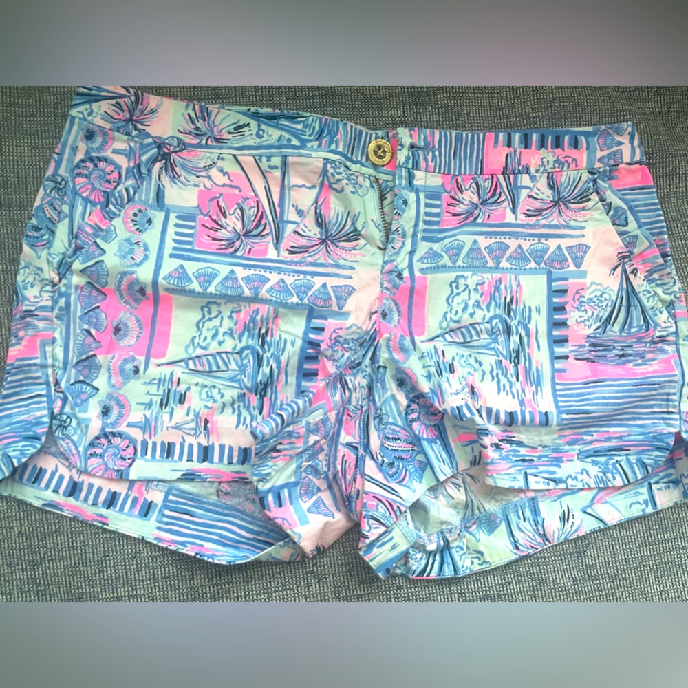Lilly Pulitzer stretch shortsS size 8 🌸💗